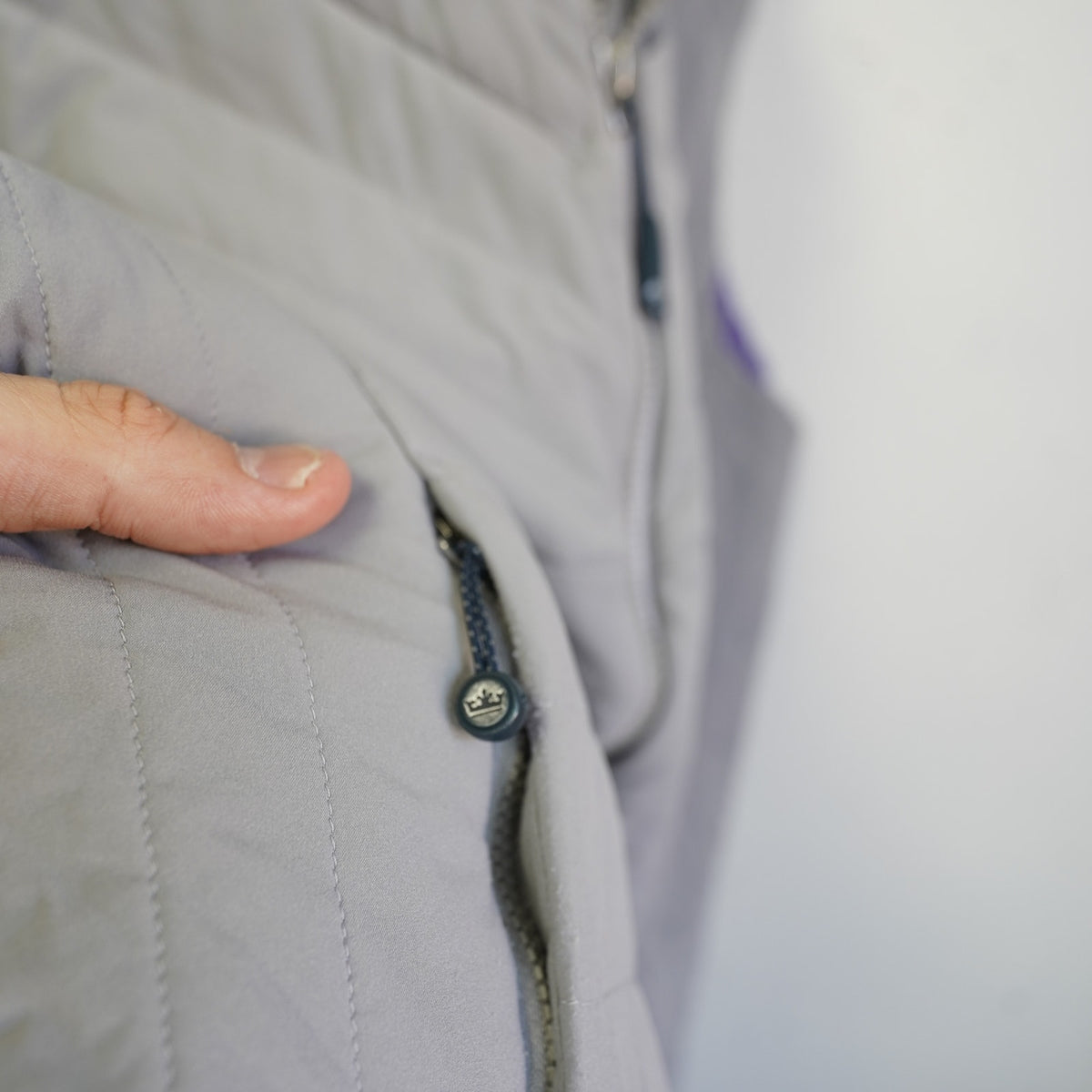 (L) Peter Millar Golf Quilted Light Puffer Vest Men's L Gray Purple Performance Tech
