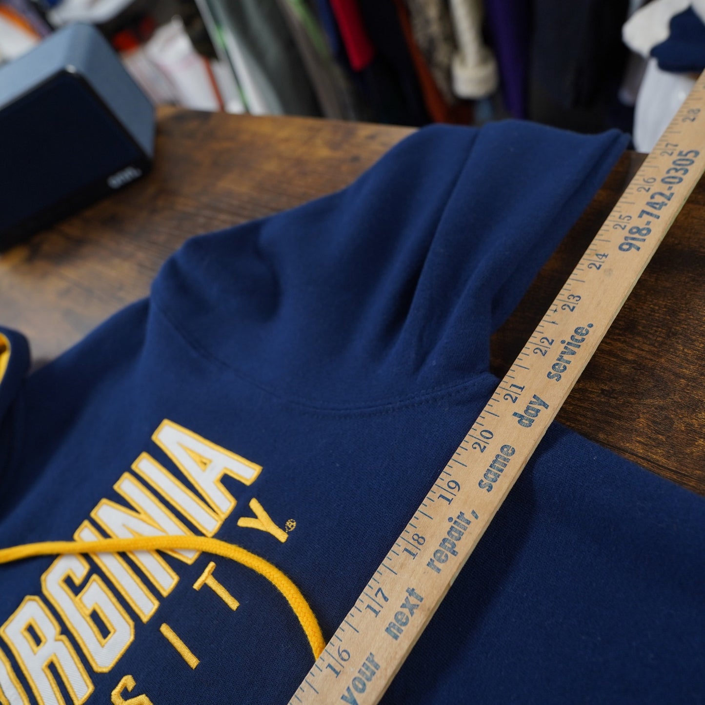 (S) West Virginia University Mountaineers Embroidered Hoodie Men's S Navy Blue