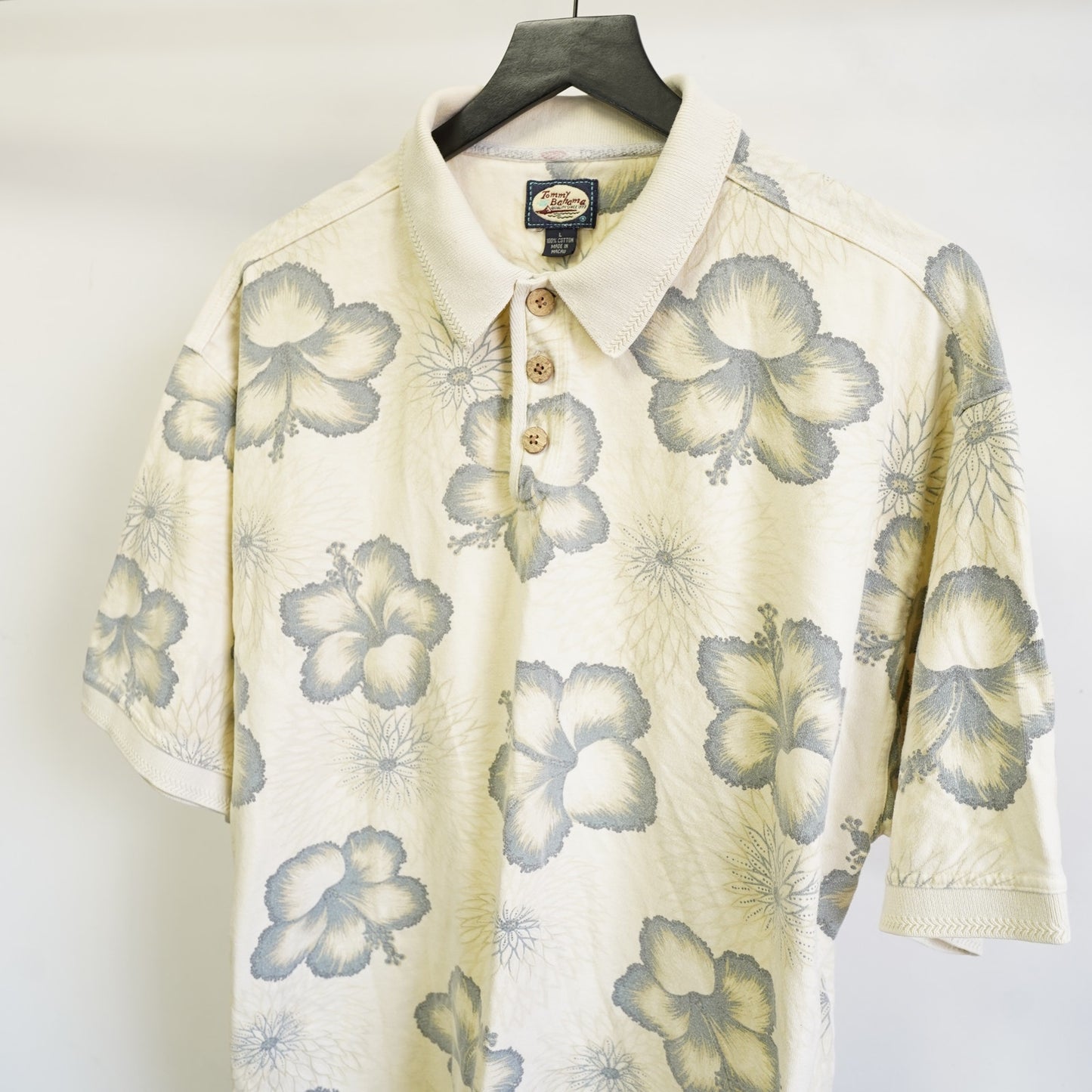 (L) Vintage Tommy Bahama 90s Hawaiian Polo Shirt Mens L Cream Hibiscus Floral Preppy