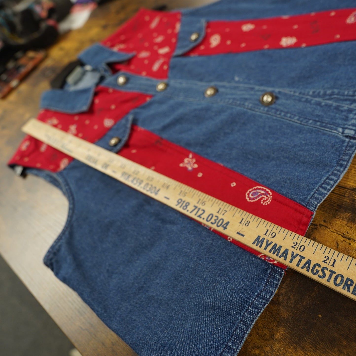 (Women's XL) Vintage Western Paisley & Denim 90s Cowgirl Vest Women's XL Red Blue Rodeo