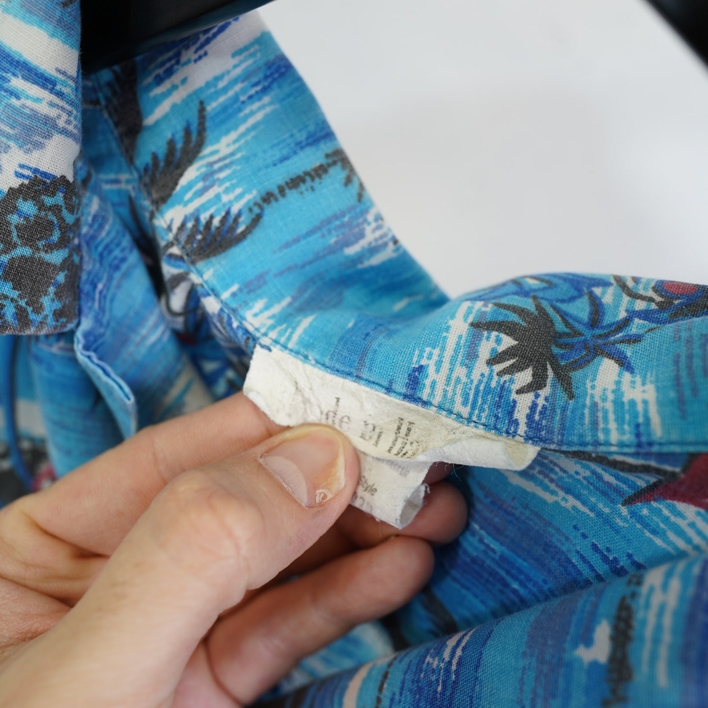 (M) Vintage 90s Hawaiian Shirt Men's M Floral Tropical Surf Made in Hawaii USA Blue