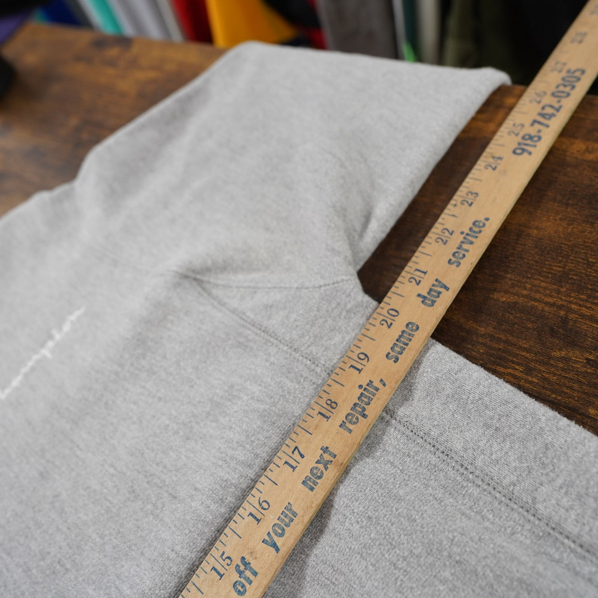 (S) Champion Reverse Weave Gray Crewneck Sweatshirt Men's S Retro Minimalist Y2K