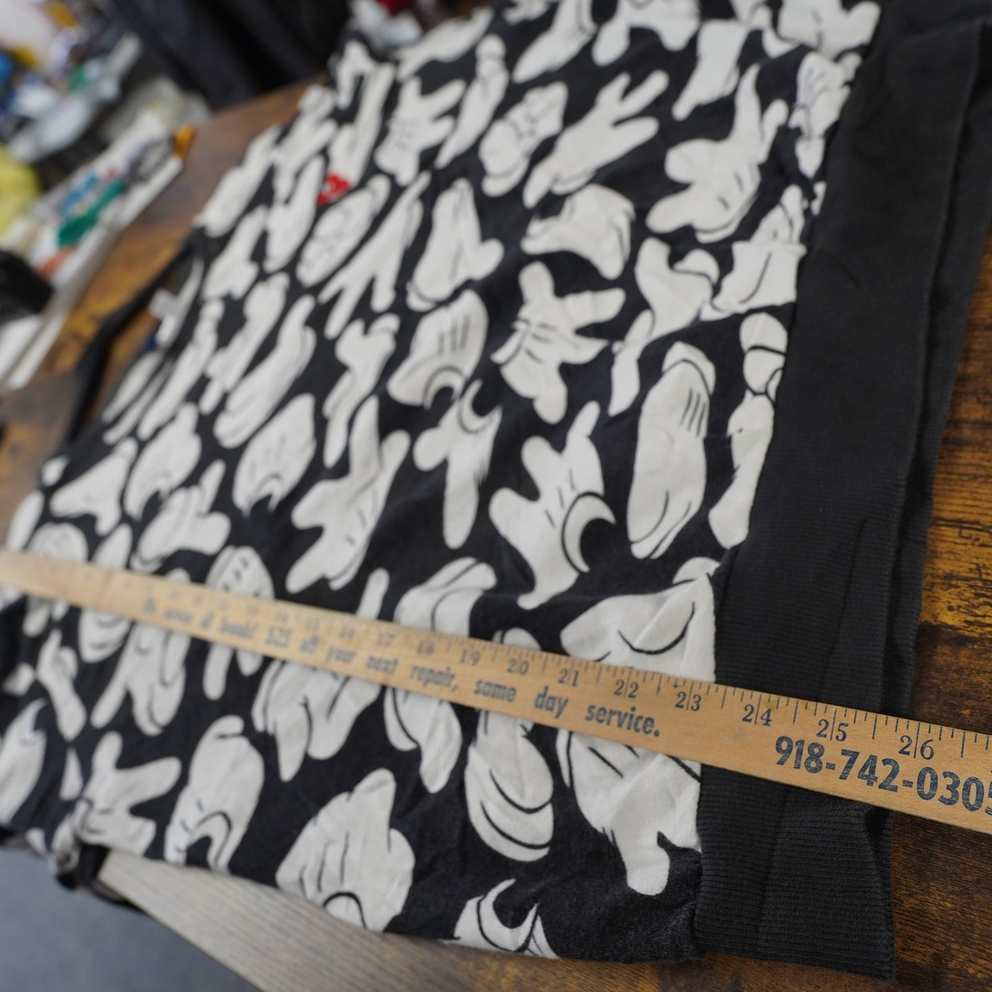 (XL) Mickey Minnie Mouse Disney All Over Print Crewneck Sweatshirt Men's XL White