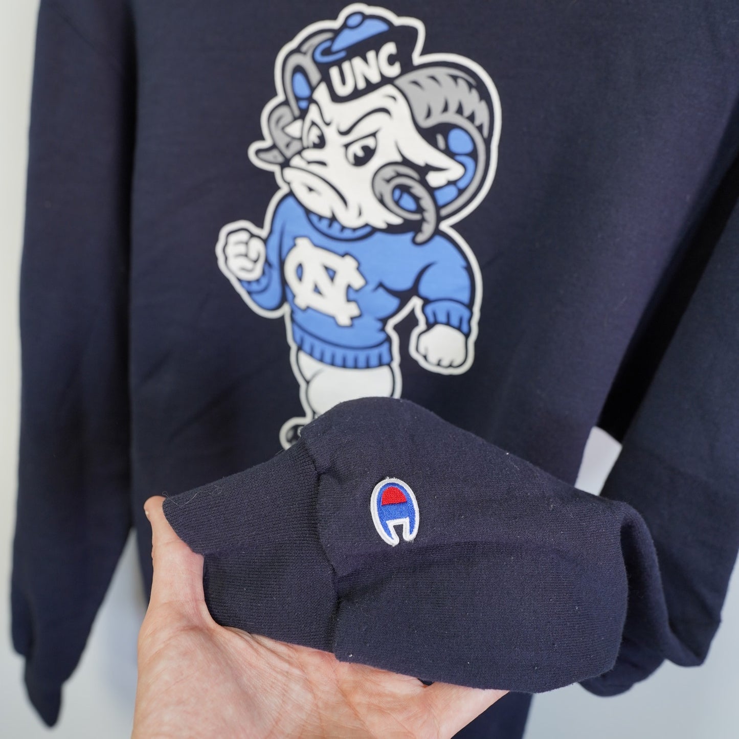 (S) University of North Carolina Tar Heels Champion Sweatshirt Men's S Blue UNC