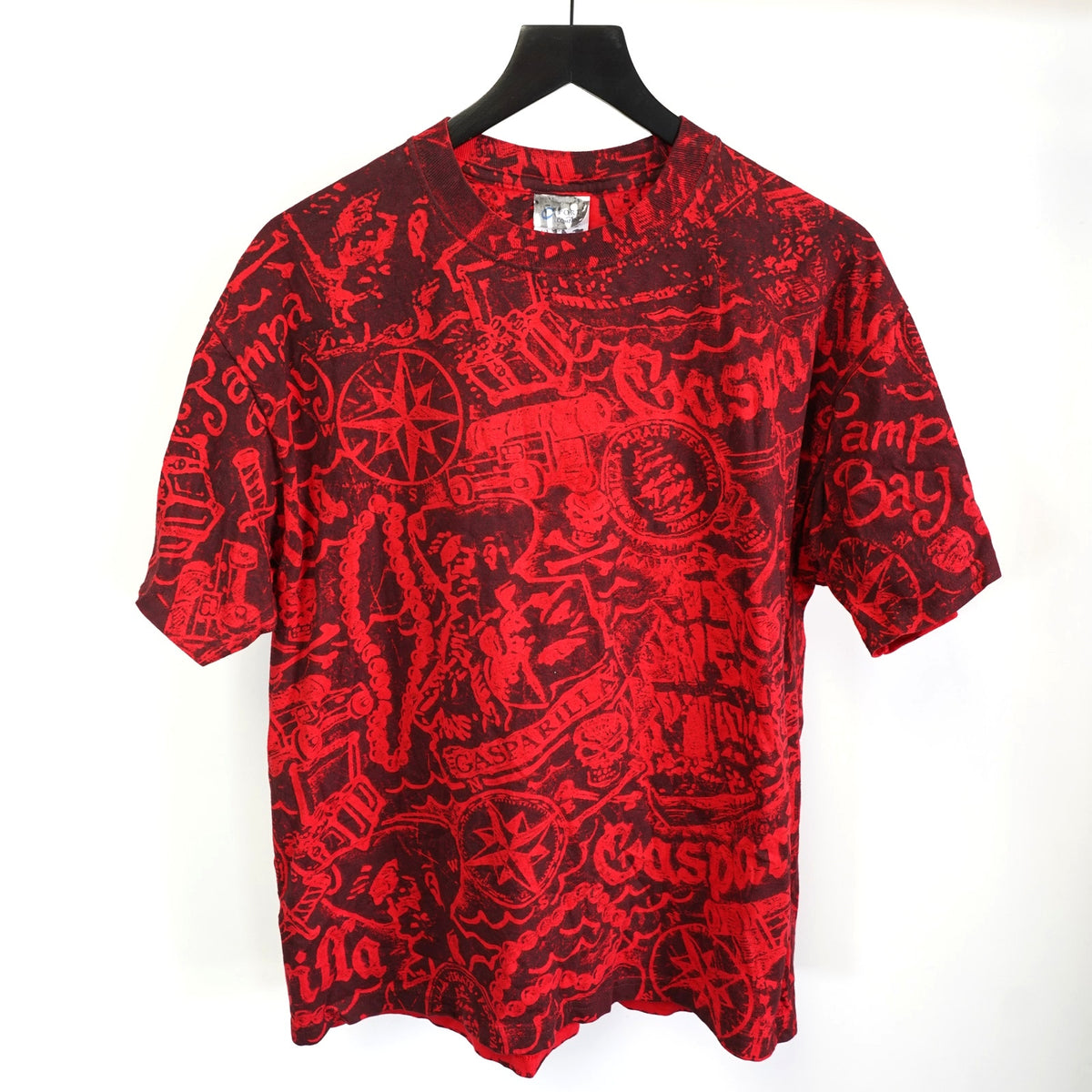 (L) Vintage Tampa Bay Buccaneers All Over Print Pirate T-Shirt Men's L Red AOP Retro