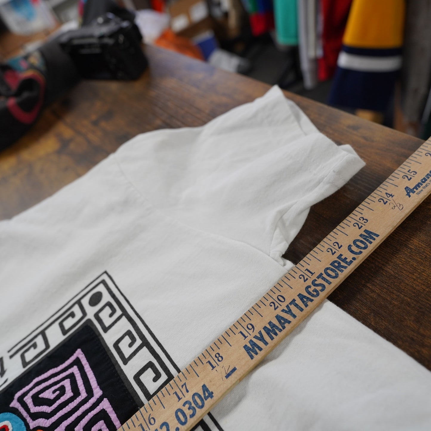 (M) Vintage Costa Rica Indio Siamarmola Nature Bird T-Shirt Mens M White Sewn Parrot