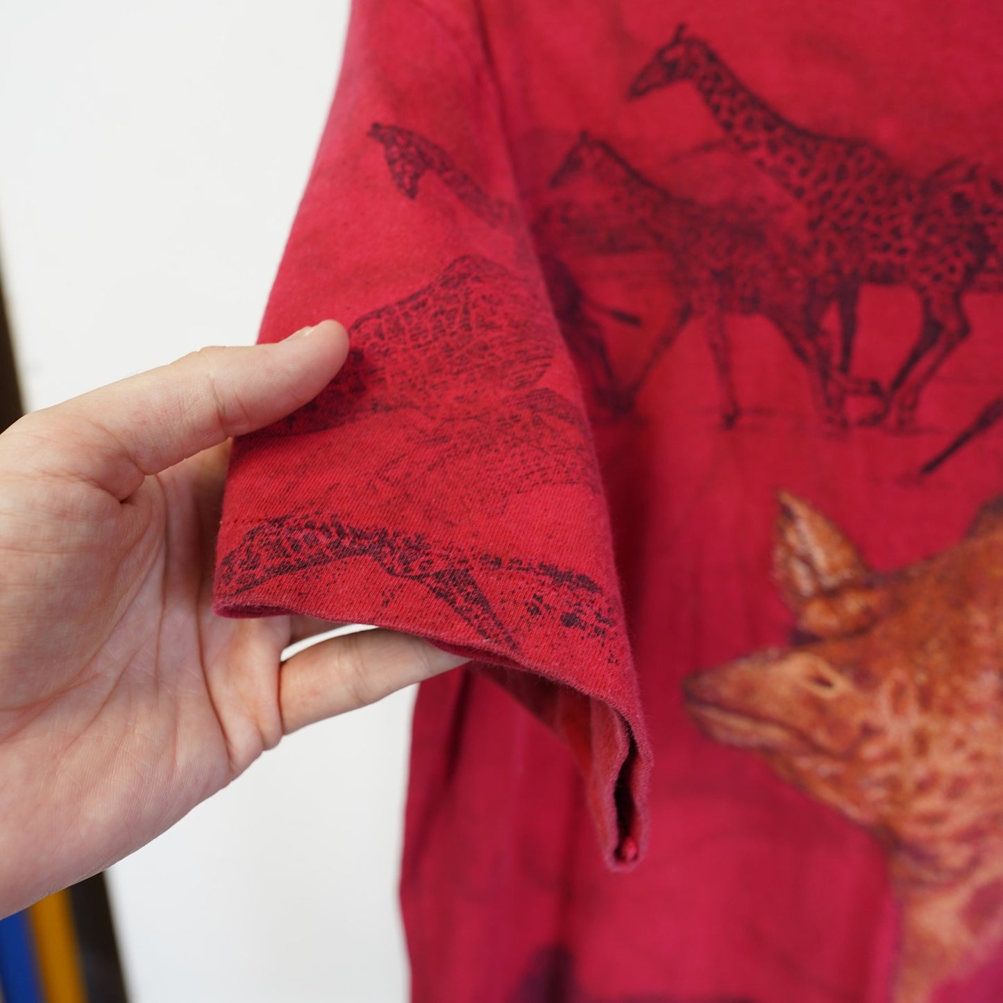 (L) Vintage 90s Giraffe Nature All Over Print Safari T-Shirt Men's L Red Africa