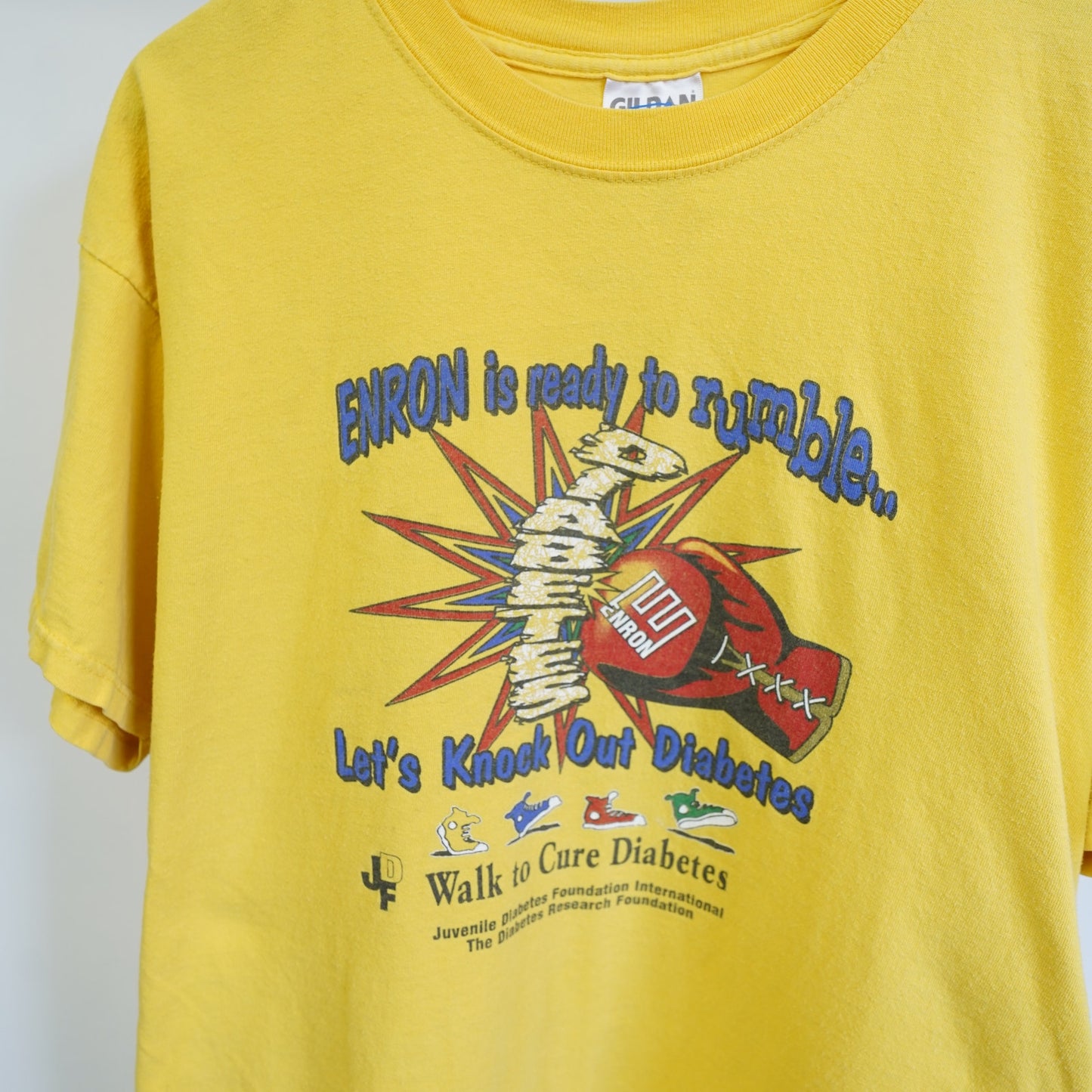 (XL) Vintage Enron Ready to Rumble Big Logo T-Shirt Men's XL Yellow 2000s