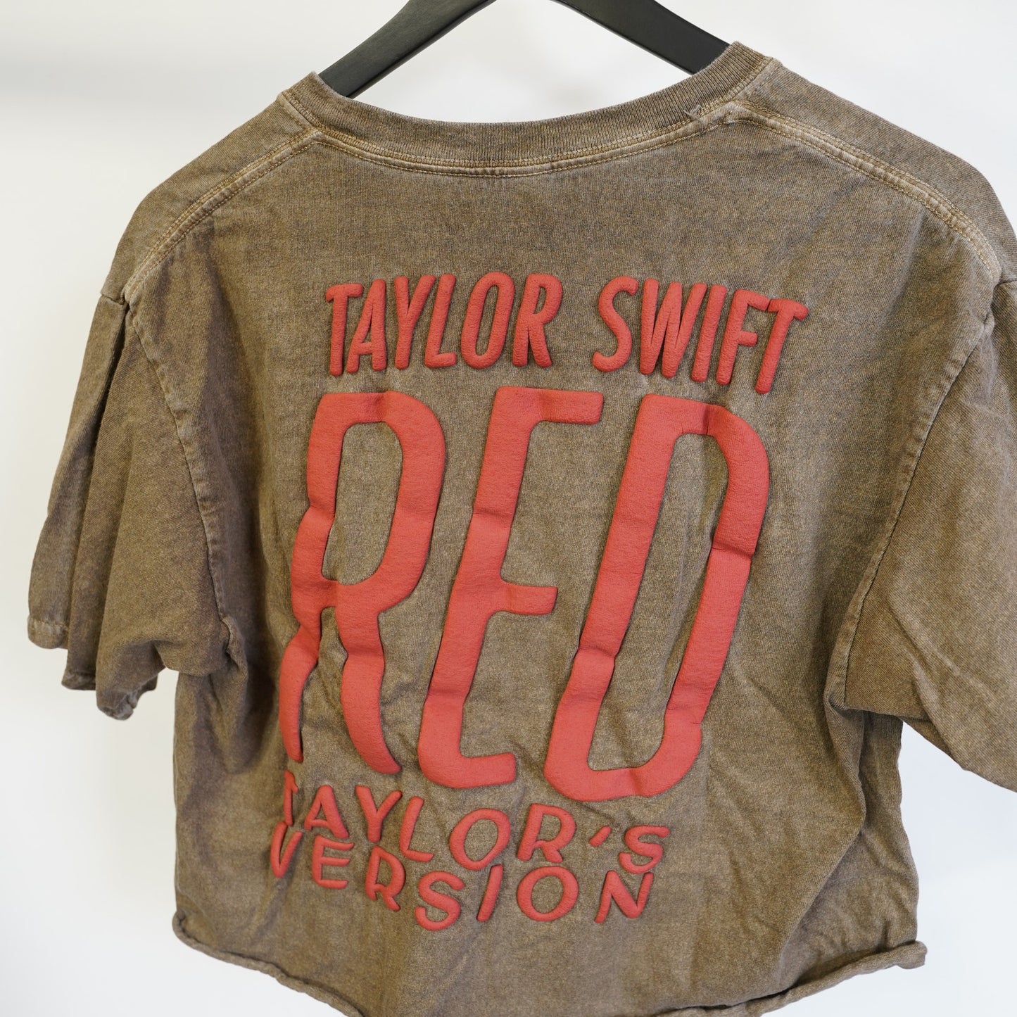 (Women's M) Taylor Swift Urban Outfitters Red Taylor’s Version Cropped T-Shirt Women's M