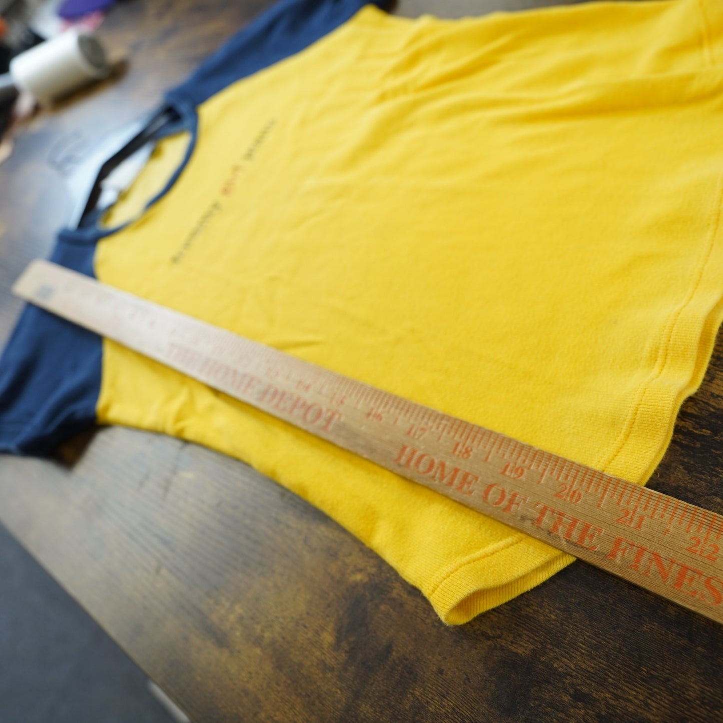 (Women's L) Vintage Tommy Girl Jeans Yellow T-Shirt Y2K Women's L Yellow 2000s 90s