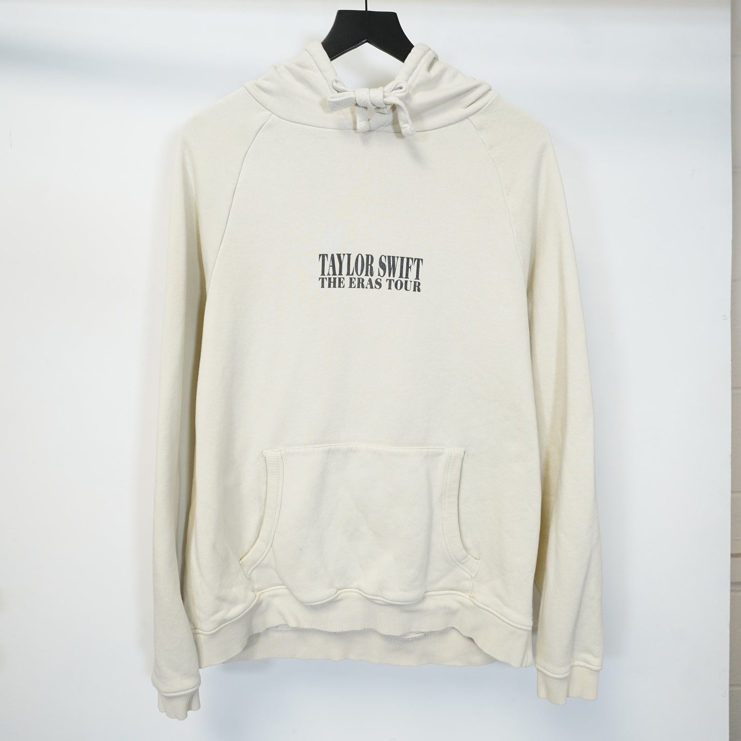 (Women's S) Taylor Swift The Eras Tour Official Photo Collage Hoodie Womens S Cream Oversize