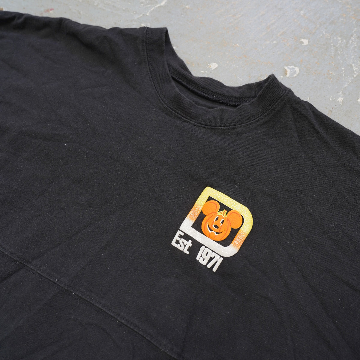 (M) Walt Disney World 2019 Halloween Candy Corn Spirit Jersey Size M Black Orange