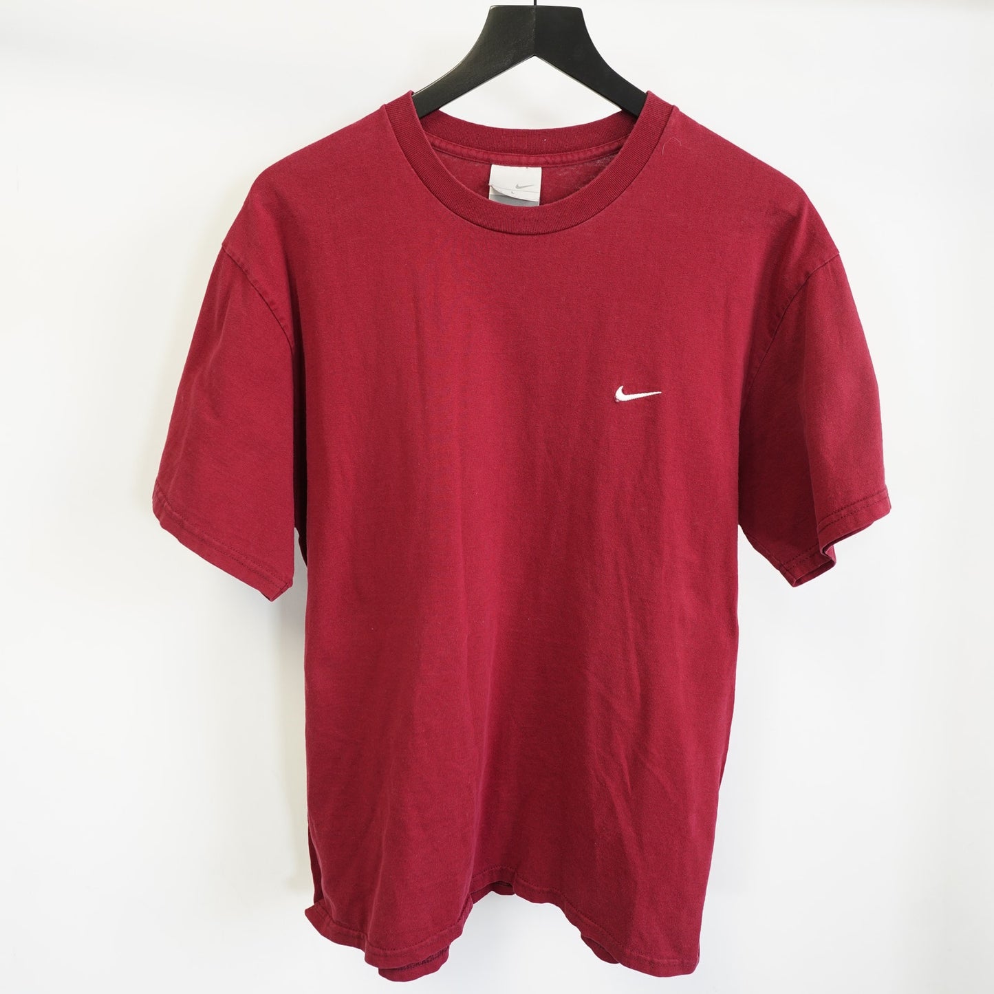 (L) Vintage Nike Y2K Essential Sewn Swoosh Logo T-Shirt Men's L Maroon Basic 2000s