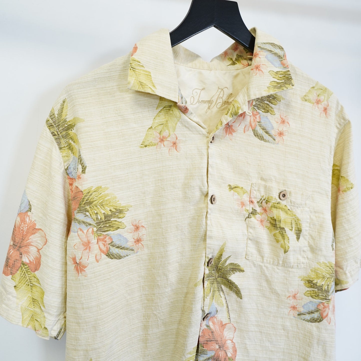 (XL) Vtg Tommy Bahama 100% Silk Hawaiian Shirt Men's XL Tan Floral Tropical Palm Tree