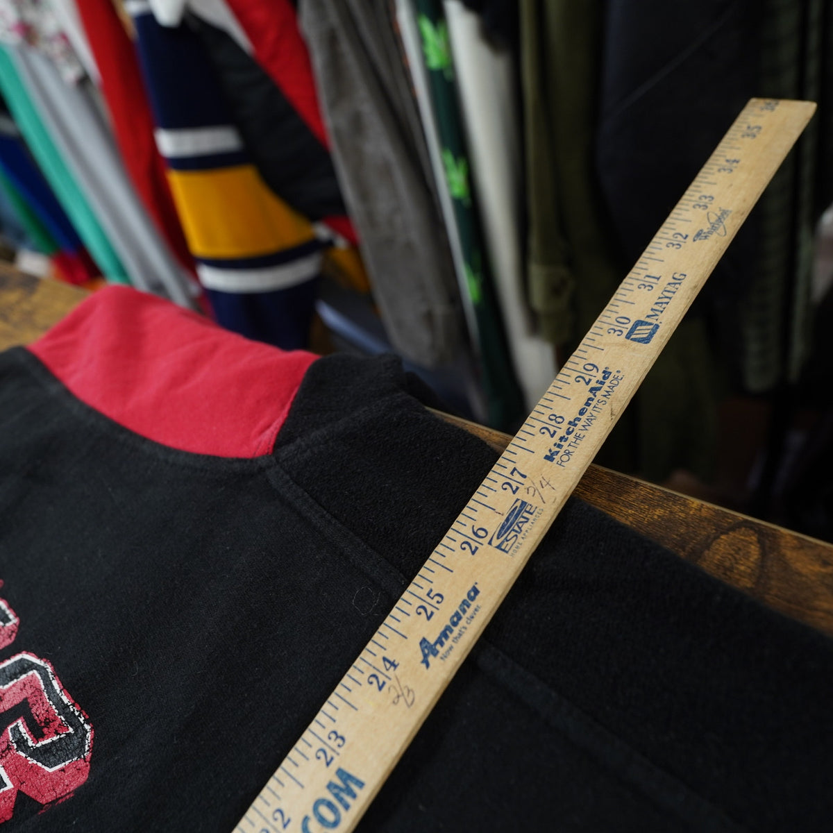 (XL) Chicago Blackhawks Sewn NHL Hockey Sweatshirt Men's XL Black Red Retro Crewneck