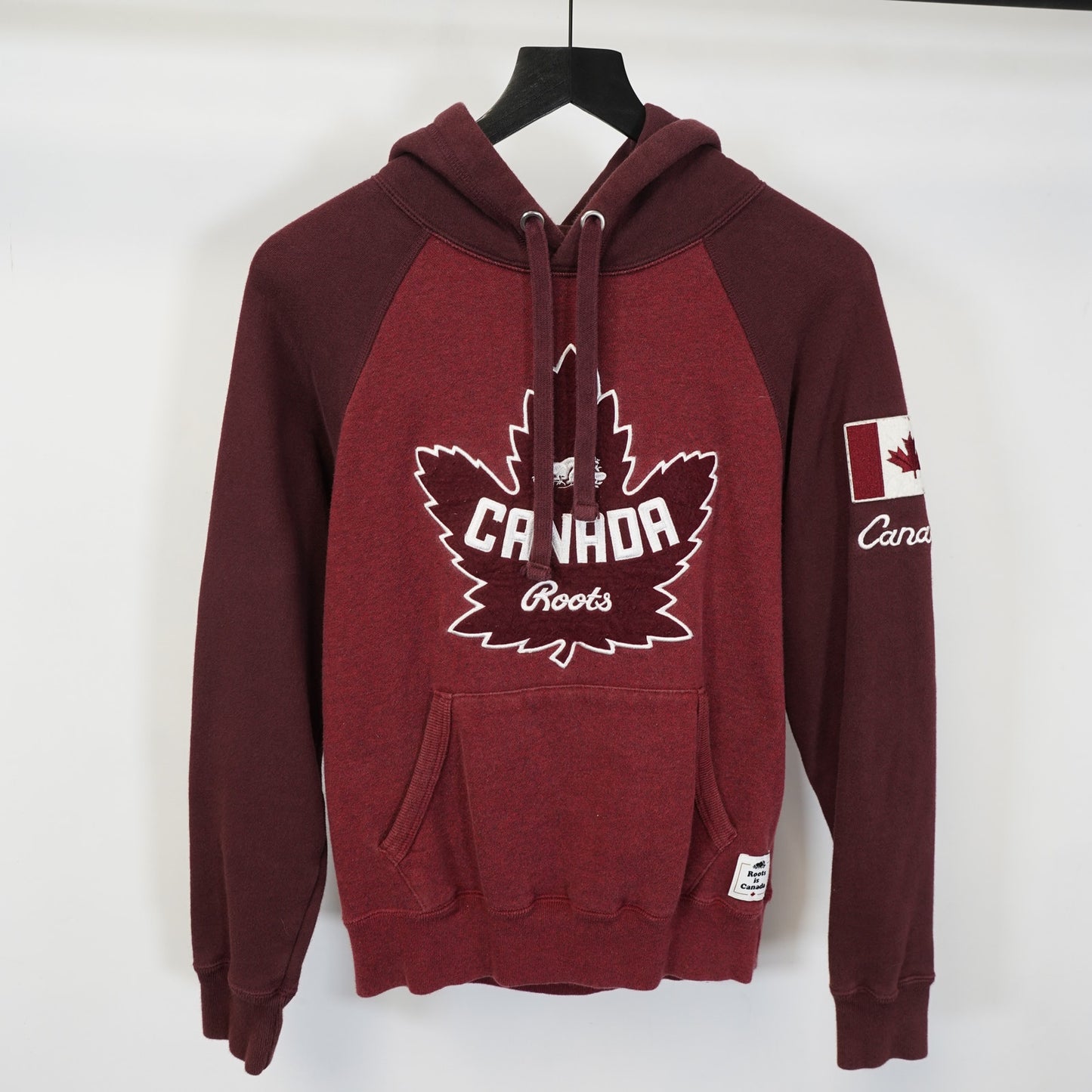 (XS) Roots Canada Raglan Sewn Hoodie Sweatshirt Women's XS Red Embroidered Patches