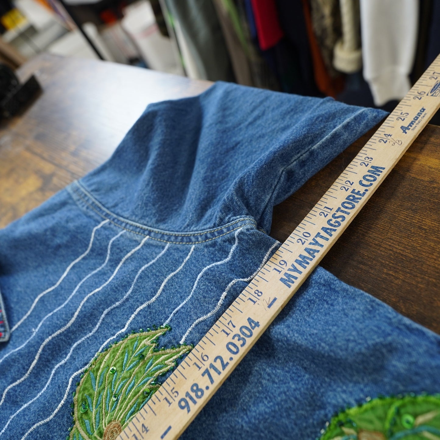 (S) Vintage Christmas Embroidered Santa Denim Jacket Tropical Women's S Tantrums