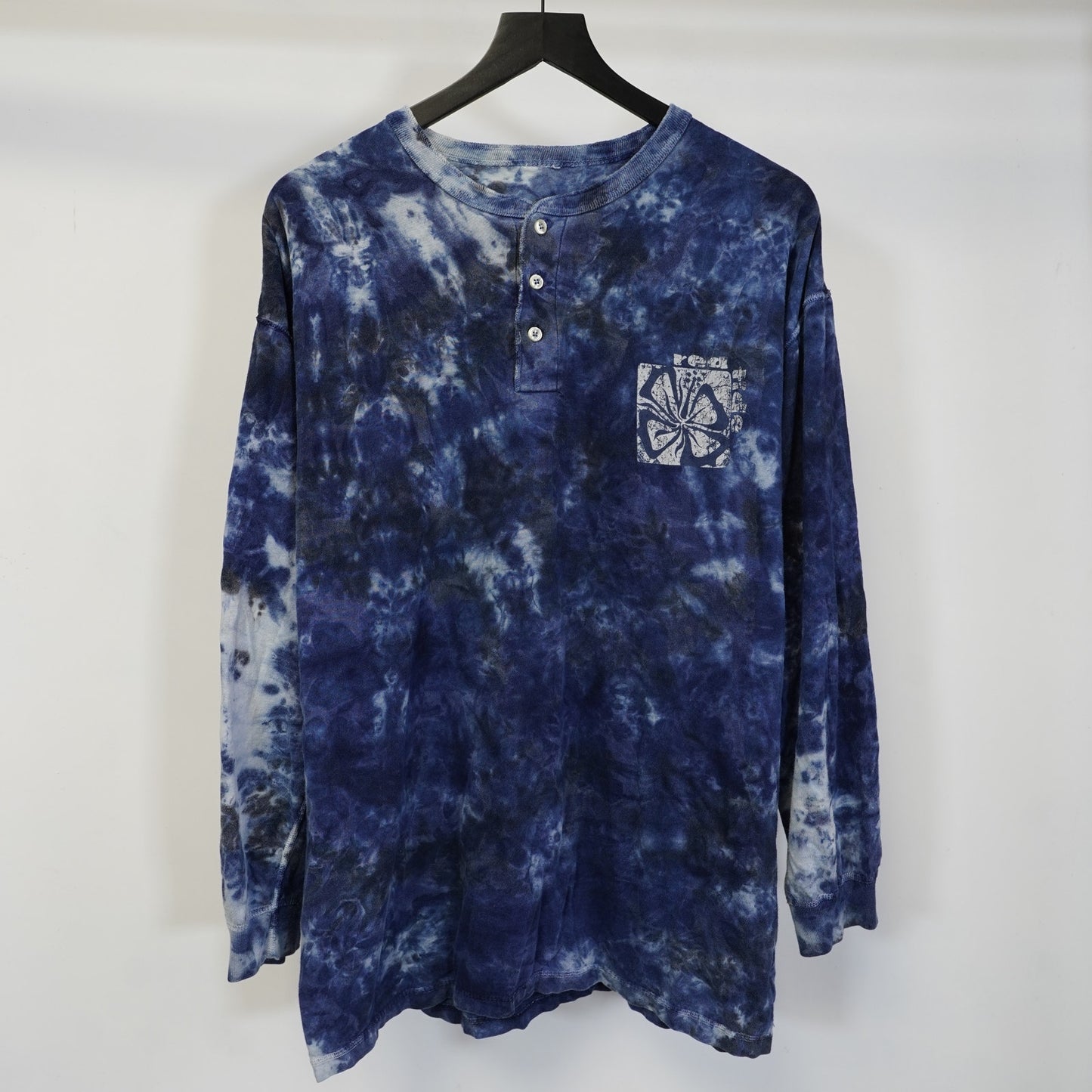 (XL) Vintage Red Tide Tie Dye Surf Longsleeve Henley T-Shirt Y2K Hippie Boho