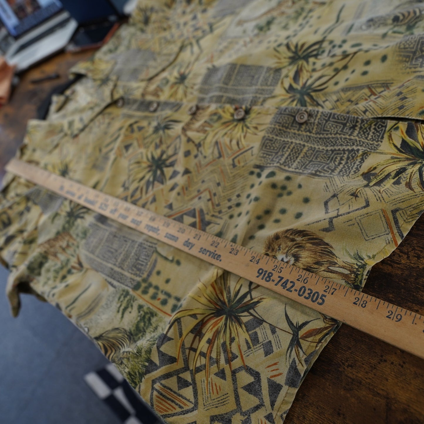 (XXL) Vintage Tapestry African Safari Hawaiian Shirt Men's XXL 90s Lion Tiger Nature