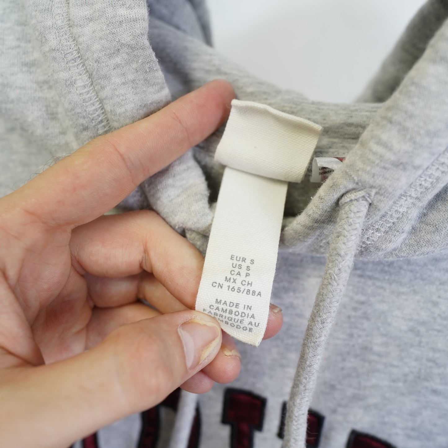 (S) Harvard University Embroidered Hoodie Men's S Heather Gray Stitched Retro