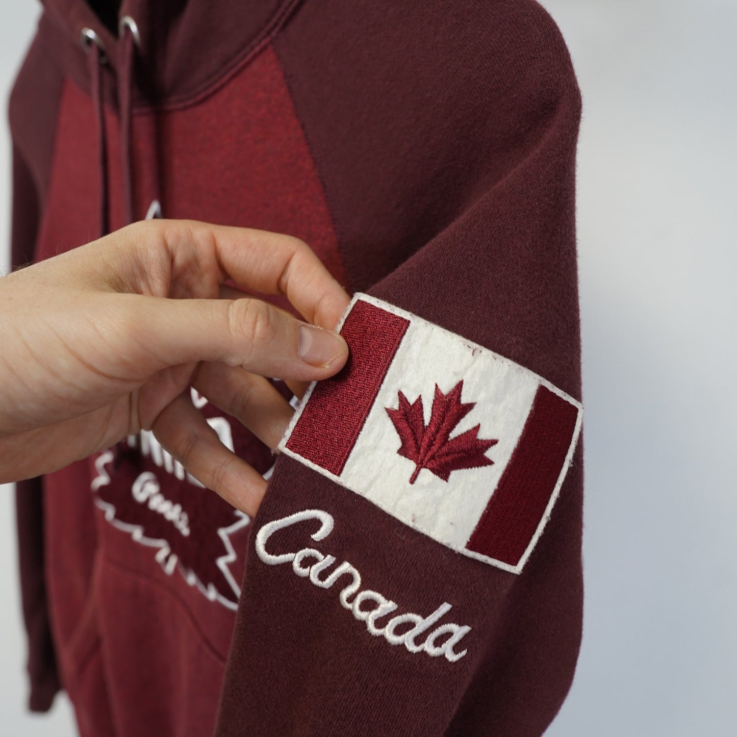 (XS) Roots Canada Raglan Sewn Hoodie Sweatshirt Women's XS Red Embroidered Patches