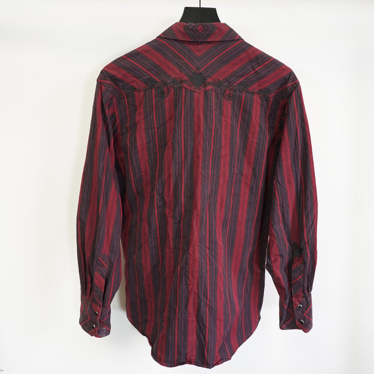 (M) Vintage Wrangler Pearl Snap Western Button Up Men's M Red Black Embroidered