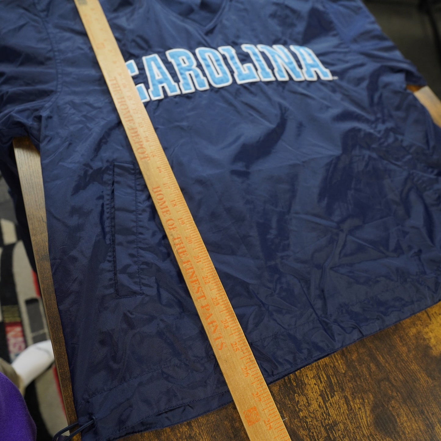 (M) Vintage Carolina Tar Heels Embroidered Pullover Windbreaker Men's M Blue Sewn
