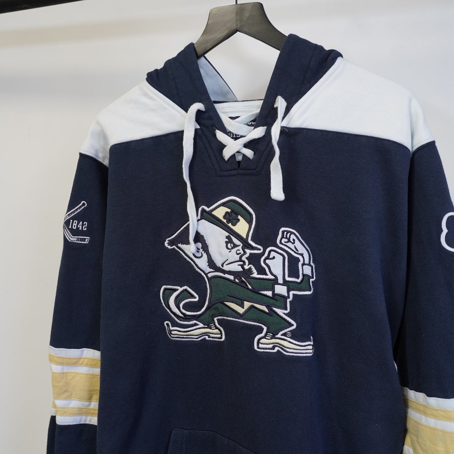(L) Notre Dame Fighting Irish Sewn Champion Hockey Hoodie Men's L Embroidered Blue