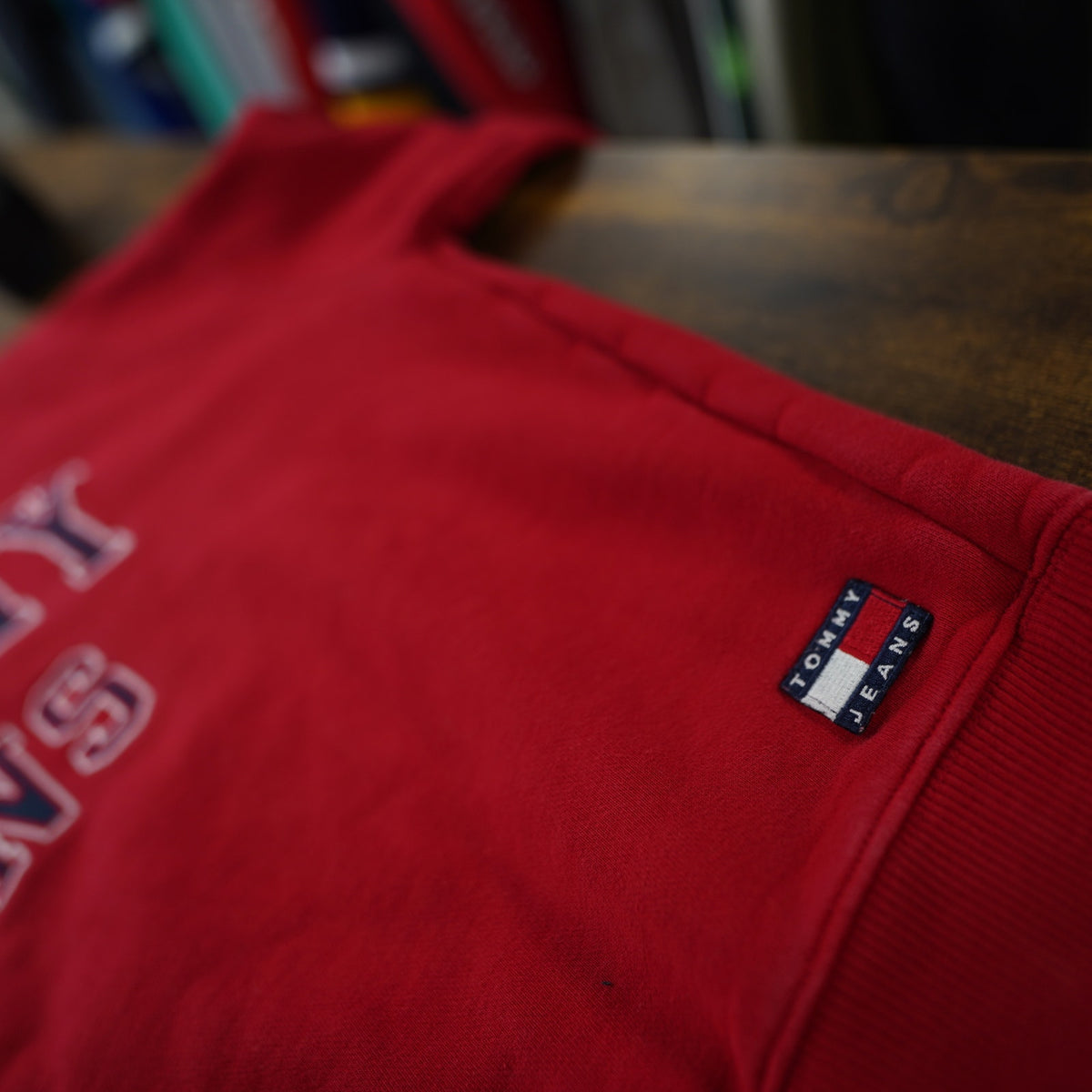 (M) Vintage Tommy Hilfiger Jeans Stitched Spellout Sweatshirt Men's M Red Sewn Retro