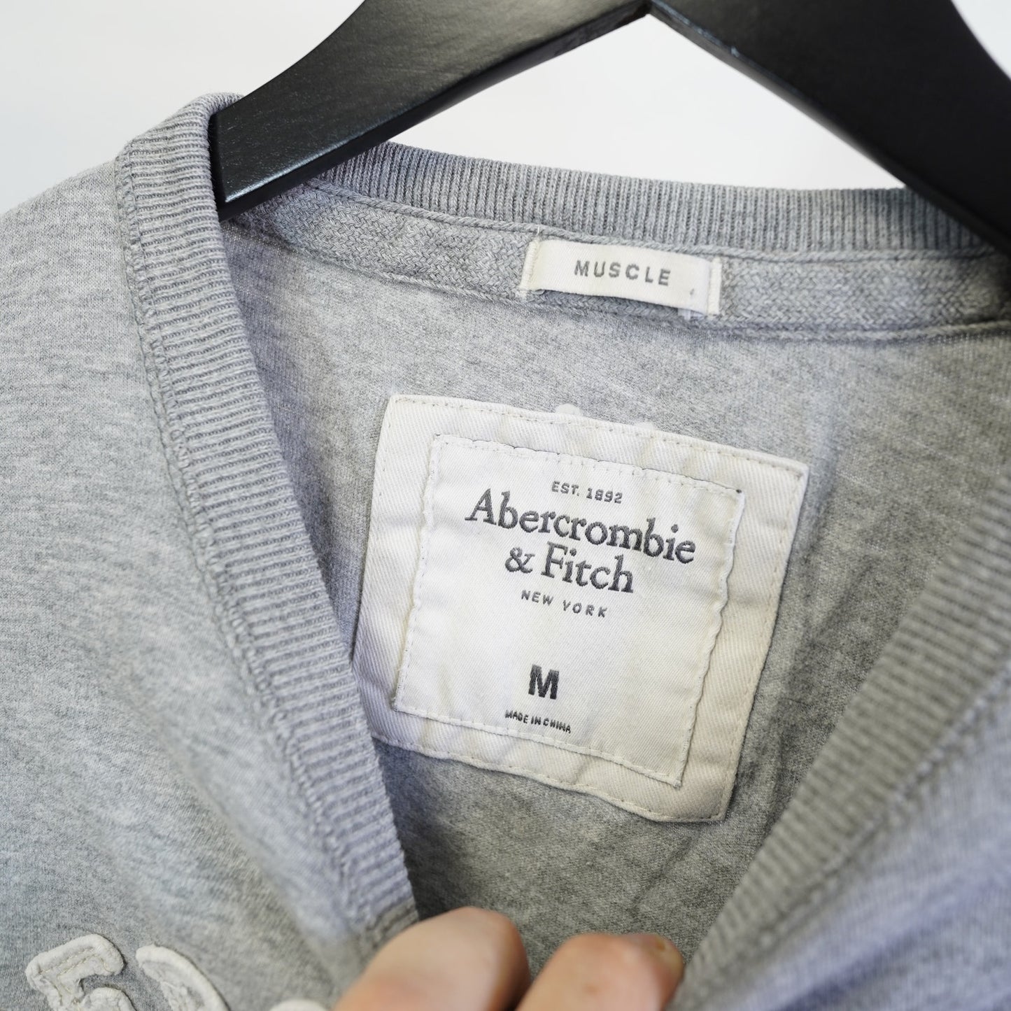 (M) Abercrombie & Fitch Y2K Embroidered Muscle T-Shirt  M Gray Mallcore Preppy 2000s