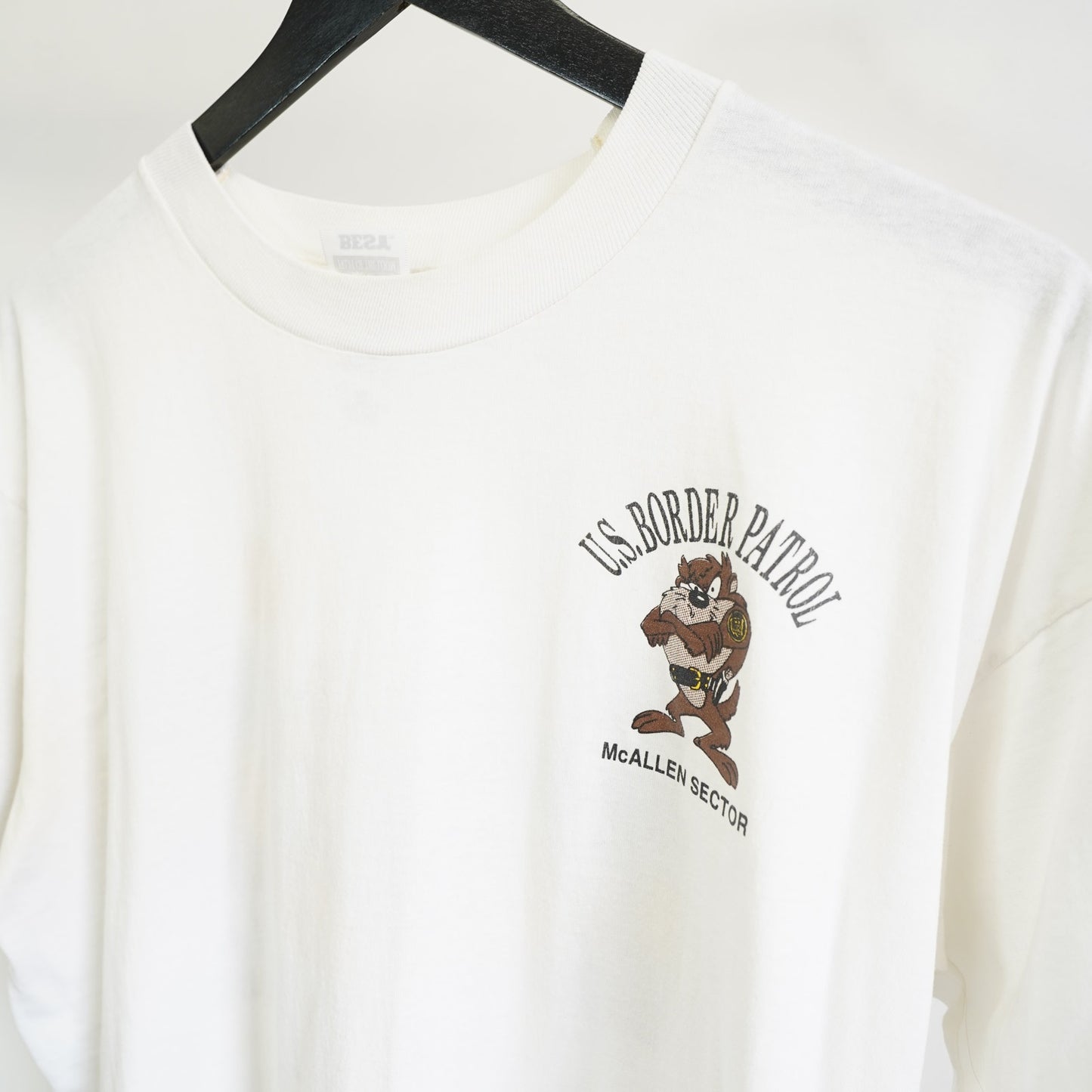 (XL) Vintage U.S. Border Patrol Taz Looney Tunes T-Shirt Men's XL White 90s