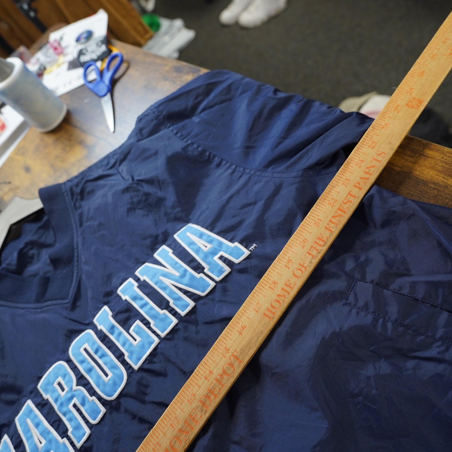 (M) Vintage Carolina Tar Heels Embroidered Pullover Windbreaker Men's M Blue Sewn