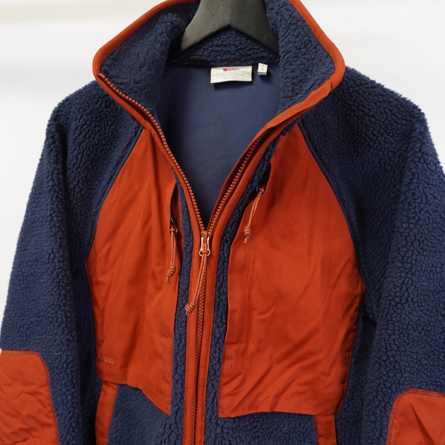 (M) Fjallraven Vardag Deep Pile Fleece Jacket Mens M Navy Orange Hike Gorpcore Hunt