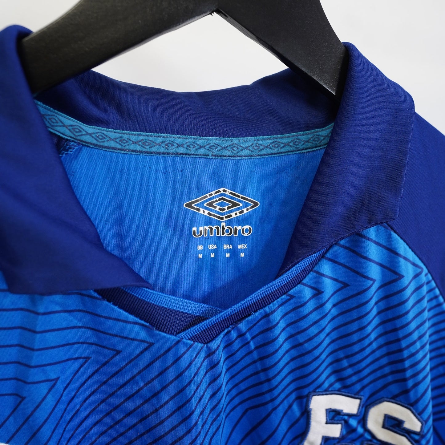 (M) Umbro El Salvador 2019 Home Soccer Jersey Men's M Blue Football Kit Futbol