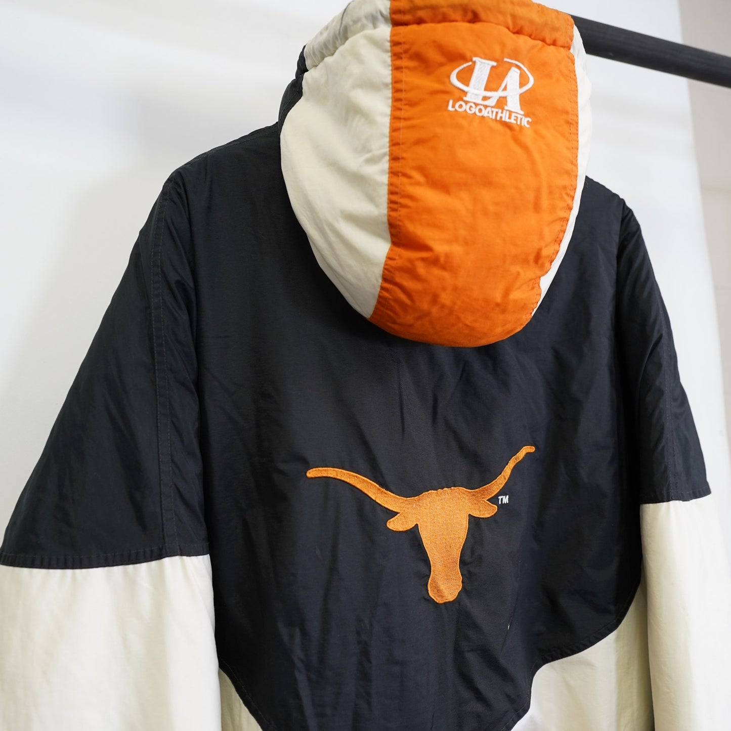 (XL) Vintage University of Texas Longhorns Logo Athletic Puffer Jacket Men's XL 90s