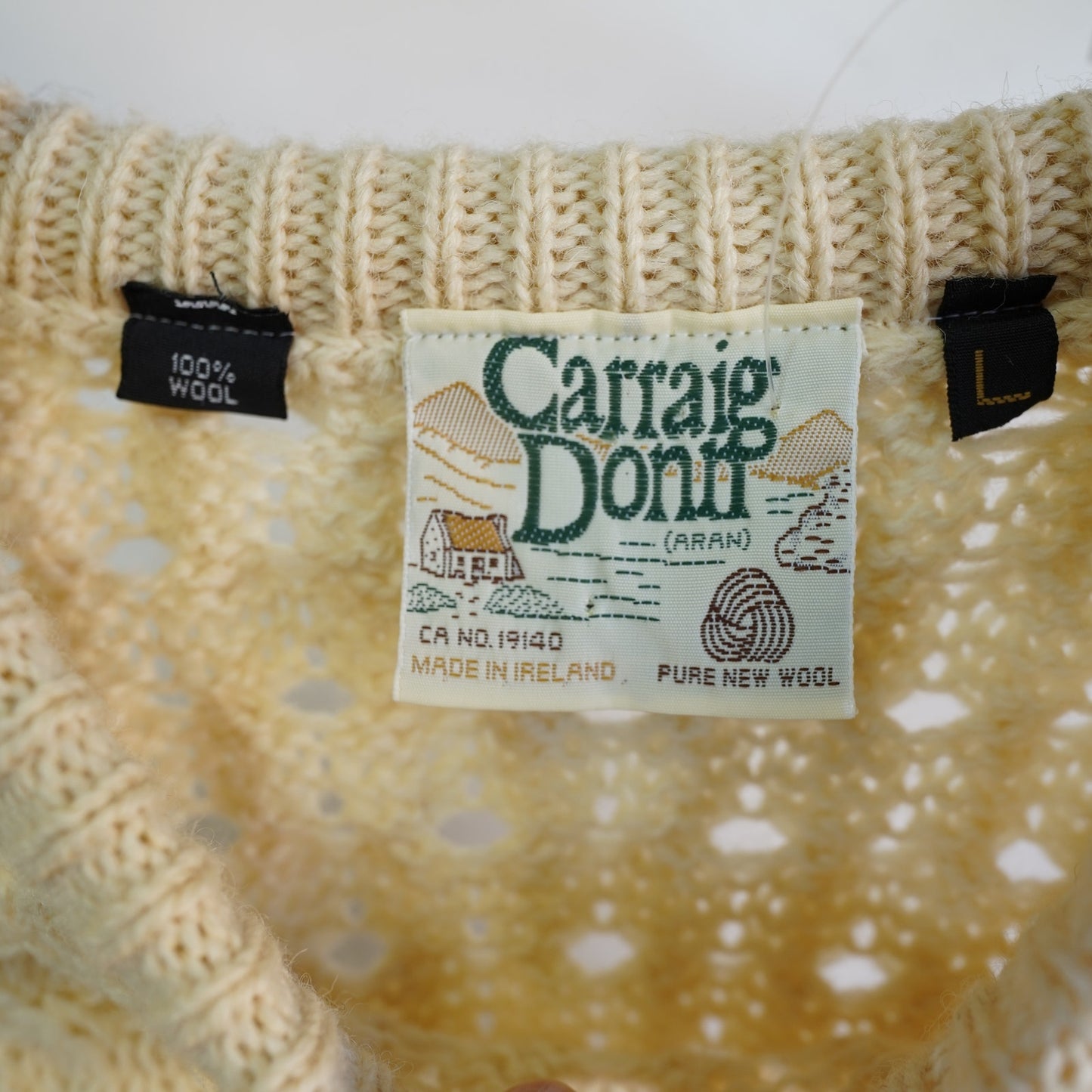 (L) Vintage Carraig Don Fishermen Cable Knit Pure Wool Ireland Cream Sweater