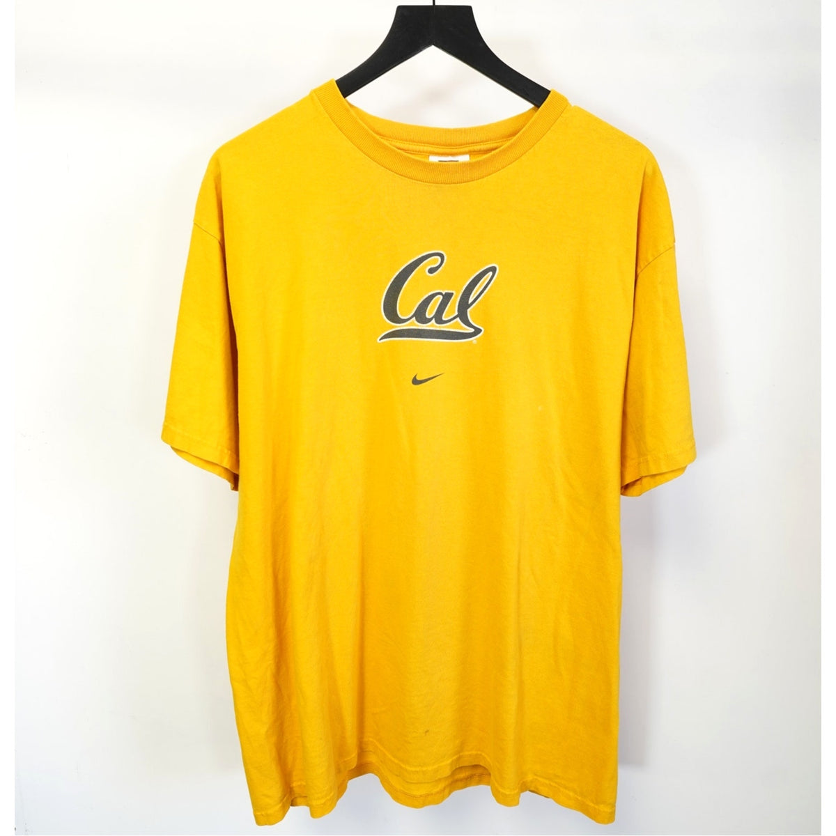 (L) University of California Berkley Nike Center Swoosh T-Shirt Men's L Yellow Cal