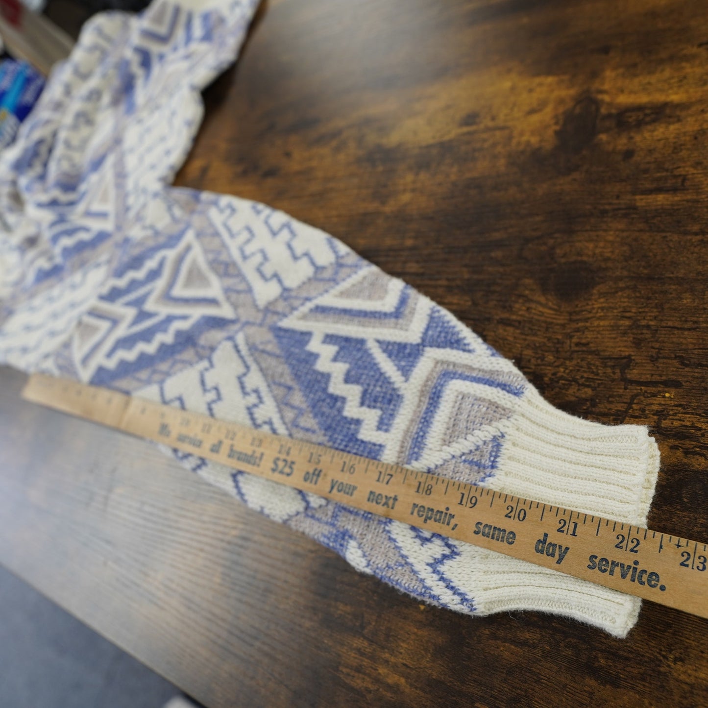 (L) Vintage Van Heusen Geometric Western Knit Sweater Men's L Blue White 90s Retro