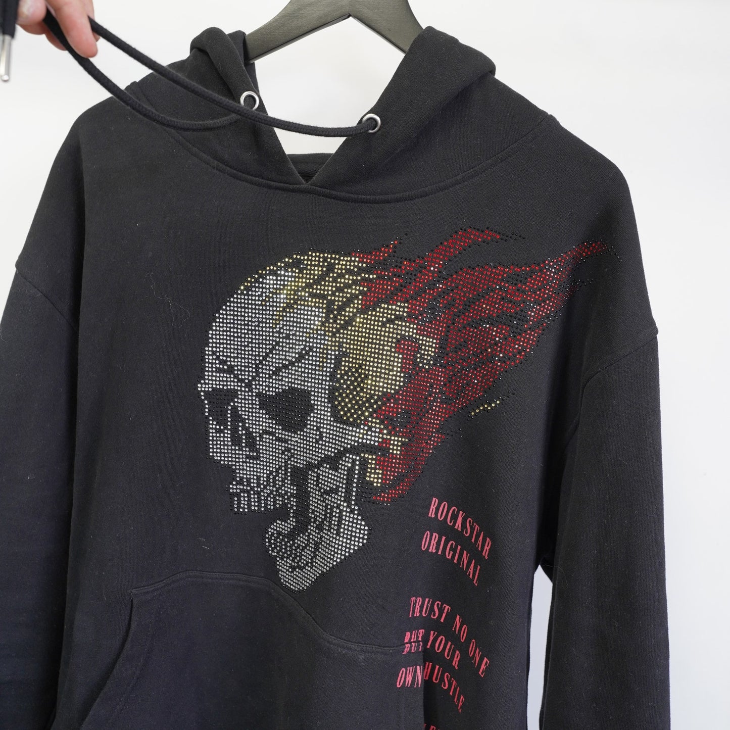 (L) Rockstar Original Bedazzled Skull Y2K Hoodie Men's L Black 2000s Emo Vamp