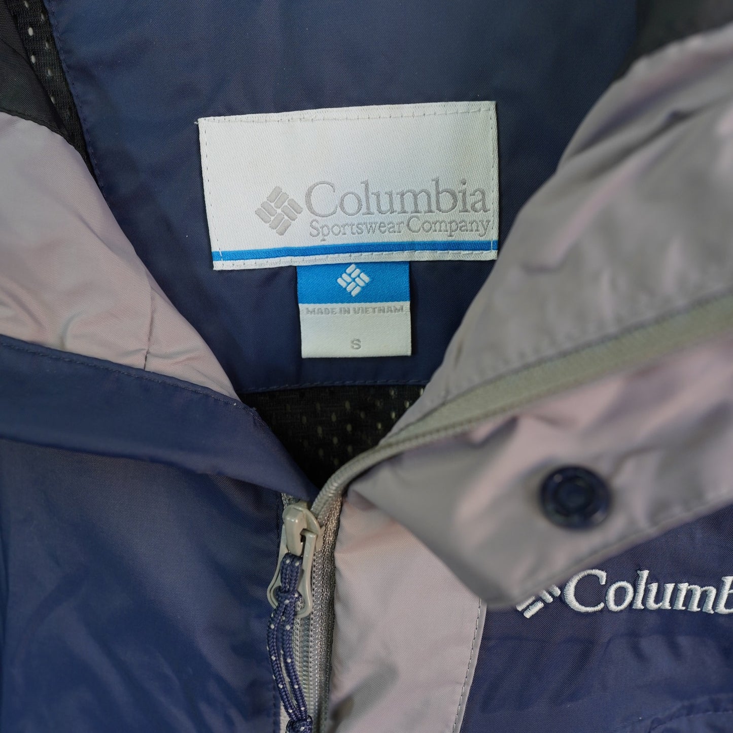 (S) Columbia Omni-Tech Waterproof Rain Jacket Men's S Navy Hooded Hiking Windbreaker
