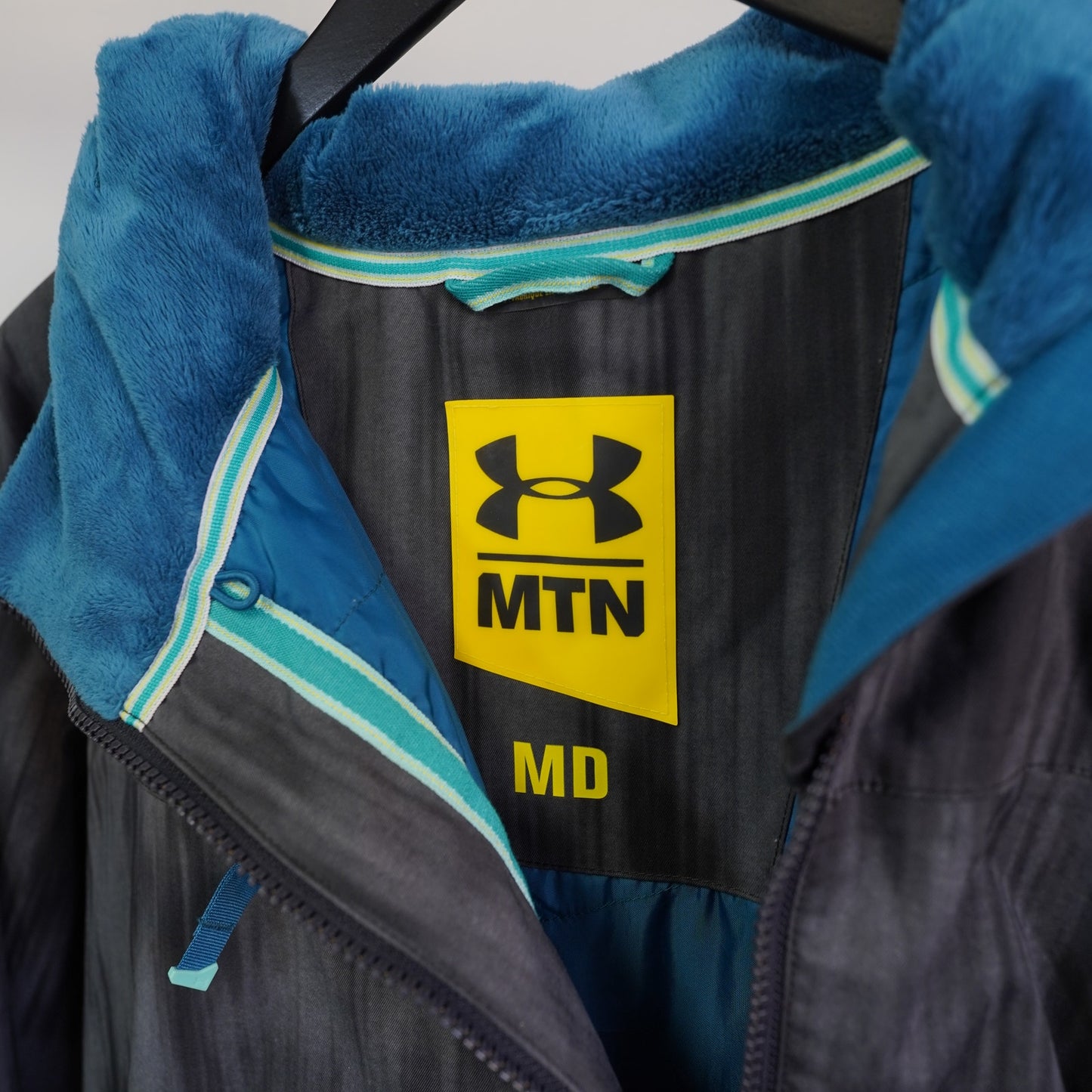 (Women's M) Under Armour Mountain MTN Anorak Jacket Gray Blue Snowboard Gorpcore