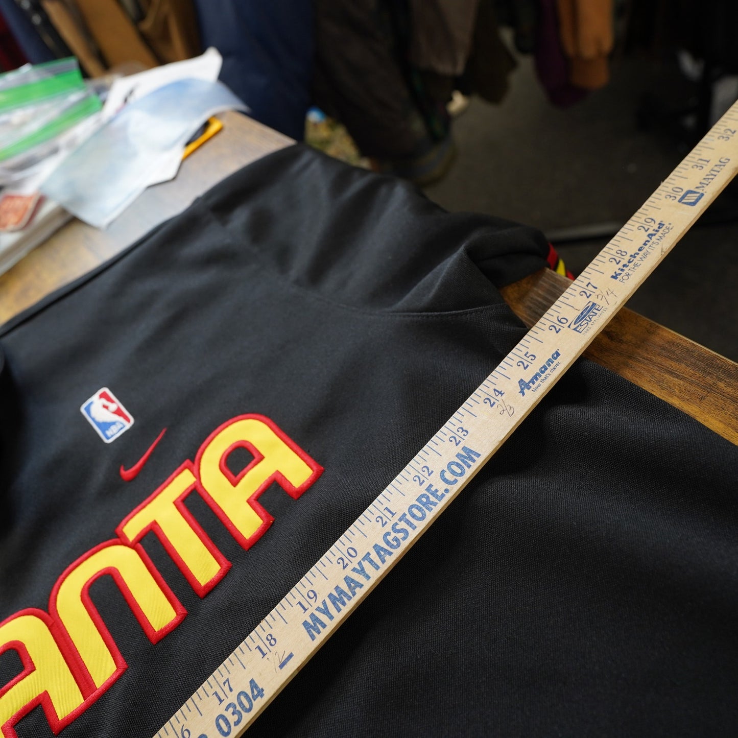 (XL) Vintage Atlanta Hawks Team Nike NBA Sewn Shooting Warm Up Jersey Men's XL Black