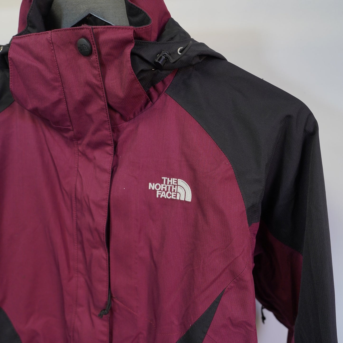 (Women's XS) The North Face HyVent Rain Jacket Maroon Black Gorpcore Granolaa