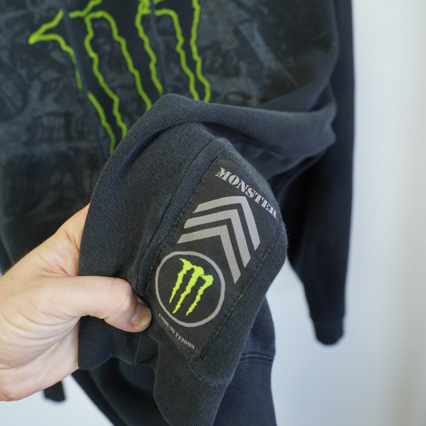 (M) Vintage Y2K Monster Energy Stitched Hoodie BMX Skate Surf Men's M 2000s Black