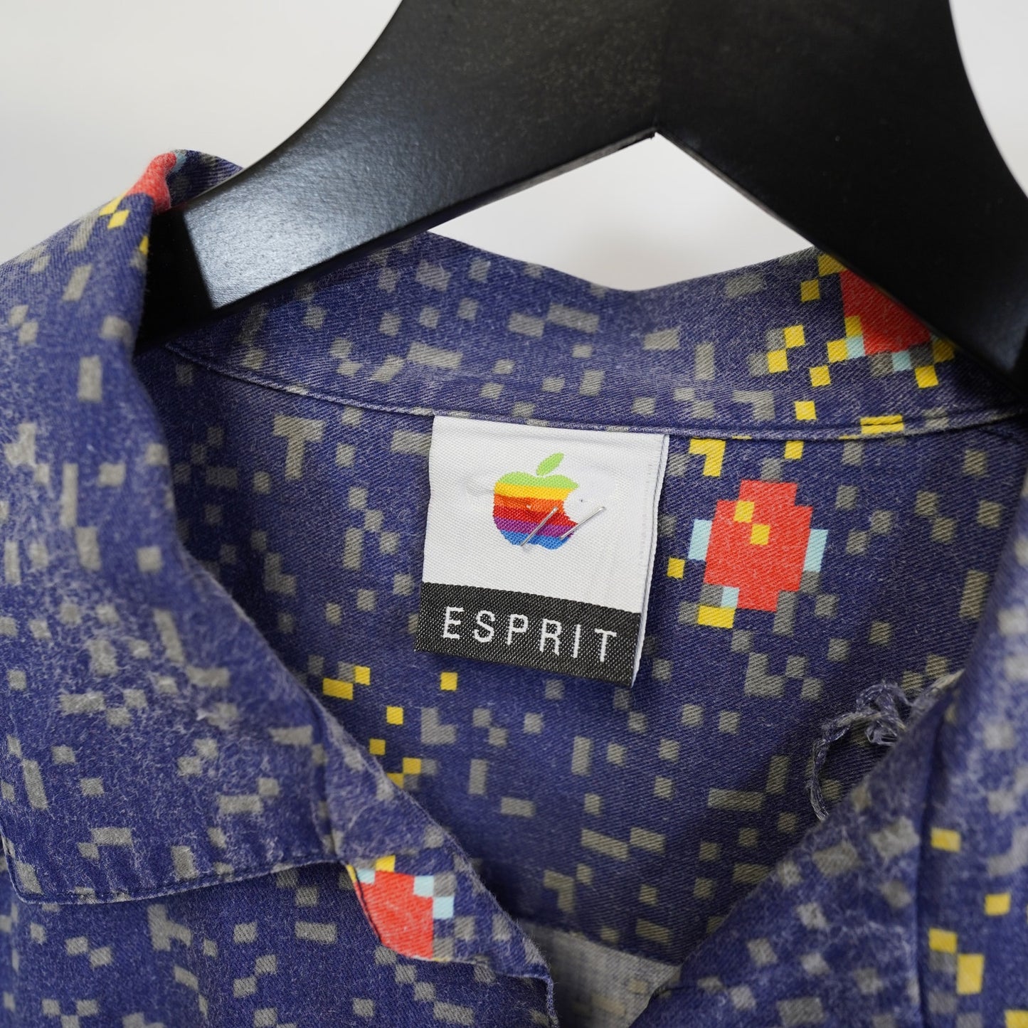 (XL/XXL) Vintage 90s Apple Computer Power Up Macintosh 8-Bit Space Button Up Mens XL Tech