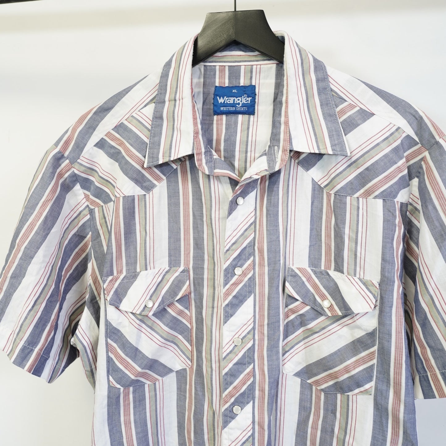 (XL) Vintage Wrangler Western Pearl Snap Striped Button Up Mens XL White Short Sleeve