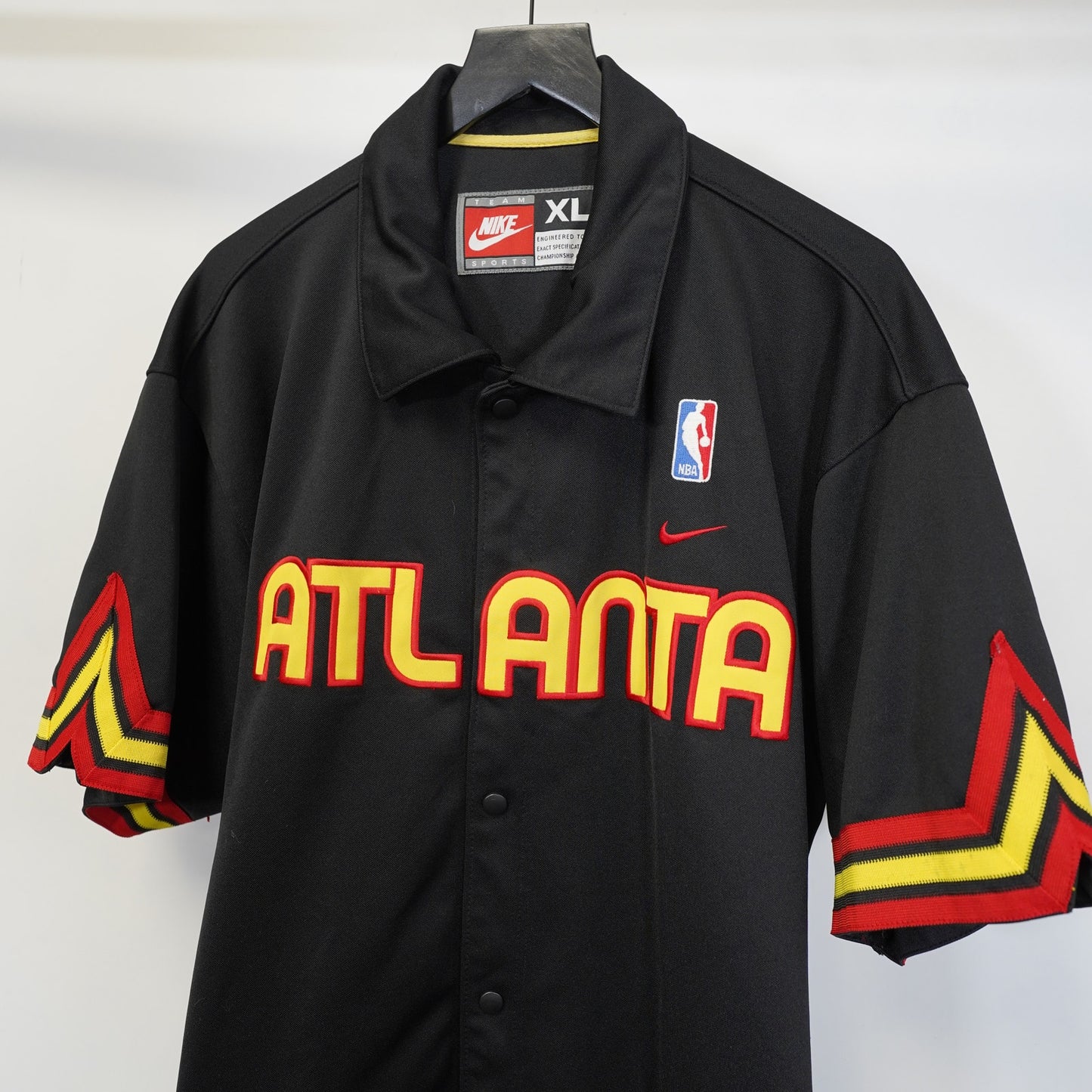 (XL) Vintage Atlanta Hawks Team Nike NBA Sewn Shooting Warm Up Jersey Men's XL Black