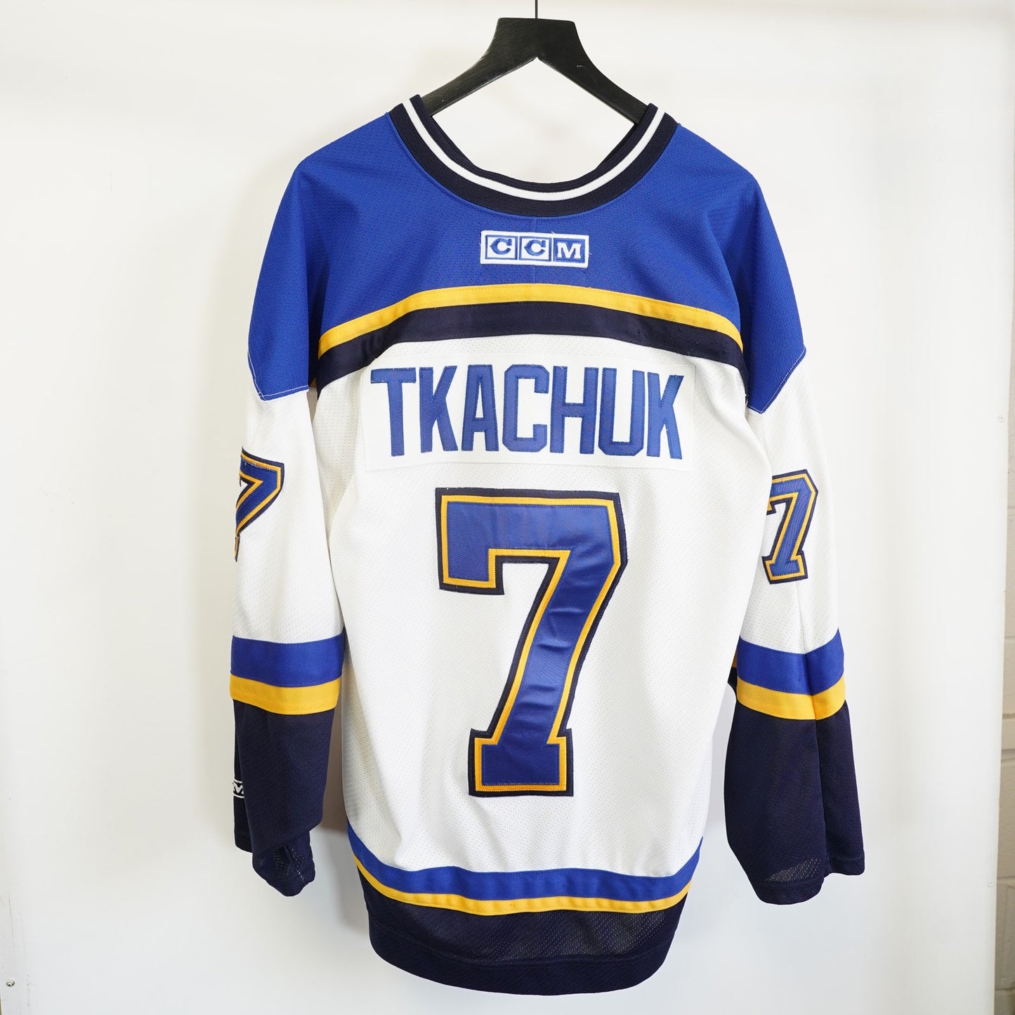 (L/XL) Vintage St. Louis Blues CCM Embroidered Keith Tkachuk Jersey Men's L/XL White