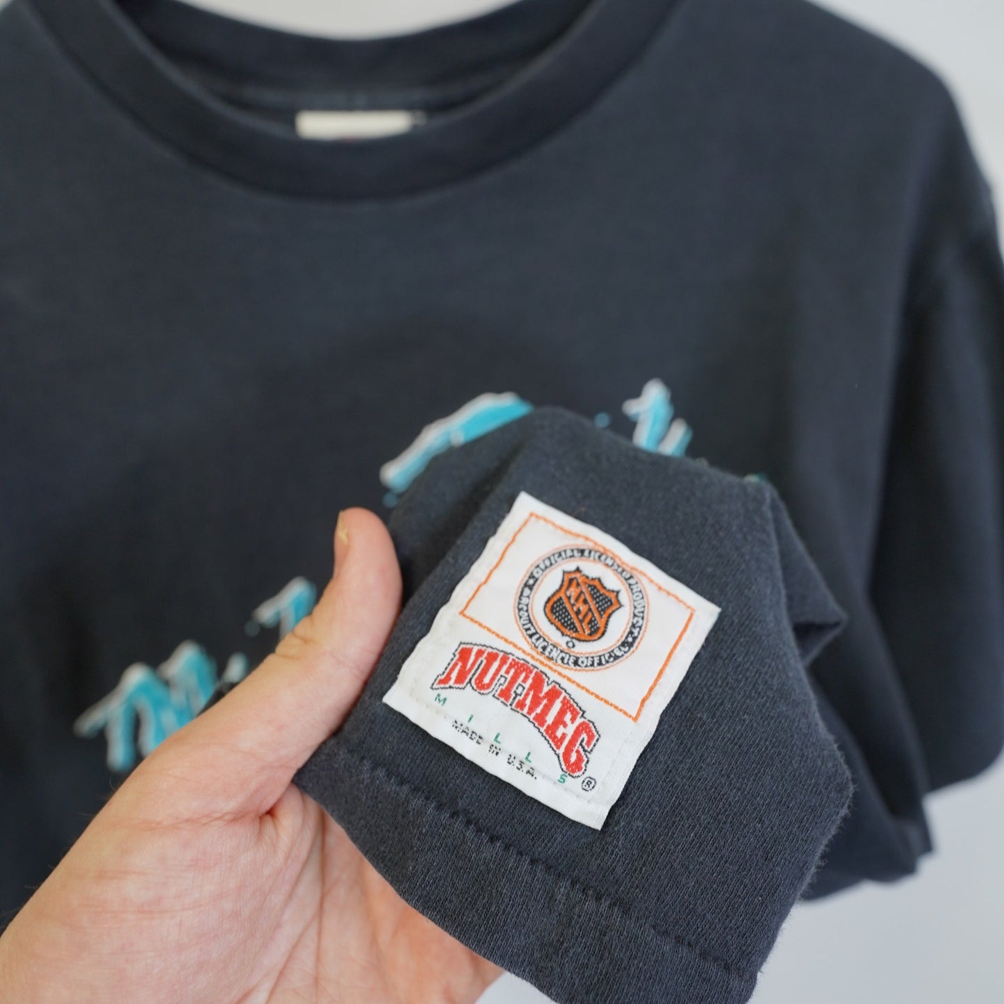 (L) Vintage Mighty Ducks Nutmeg Mills 90s Hockey T-Shirt Men's L Black Single Stitch