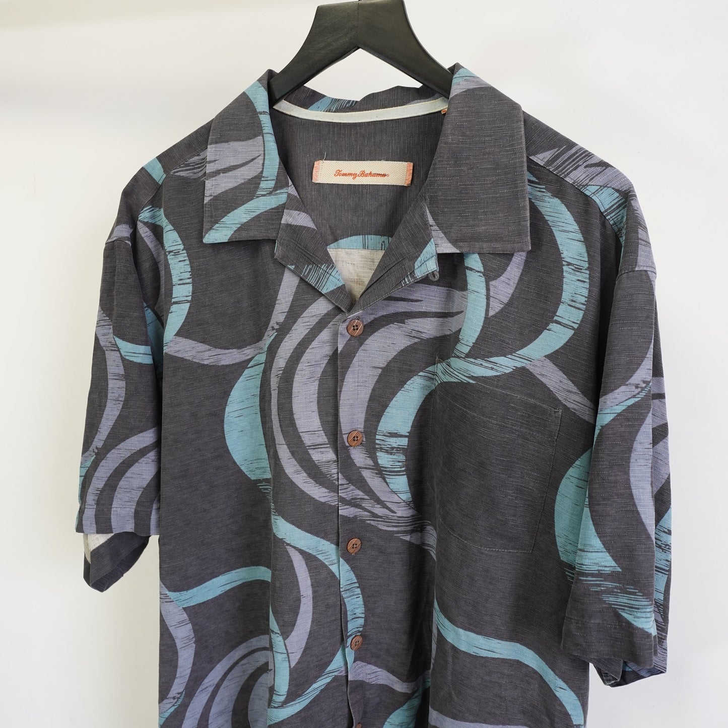 (XXL) Tommy Bahama Hawaiian Abstract Wave Print 100% Silk Men's XXL Black Blue Preppy